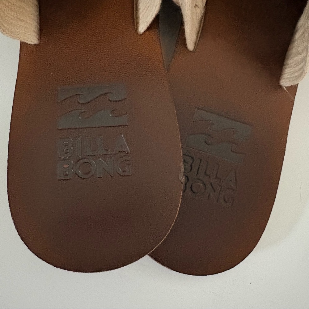 Billabong Cream Crochet Flip Flops 7.5 - Picture 2 of 3